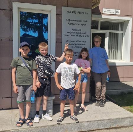 в кадре